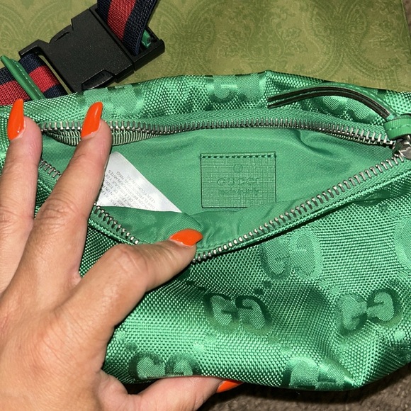 Gucci Emerald Green Logo Belt Bag - Picture 3 of 4